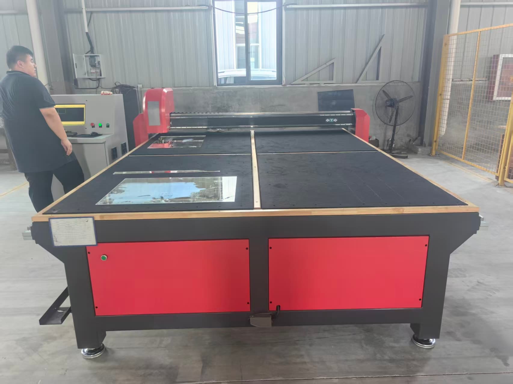 Awtomatikong Glass Cutting Machine