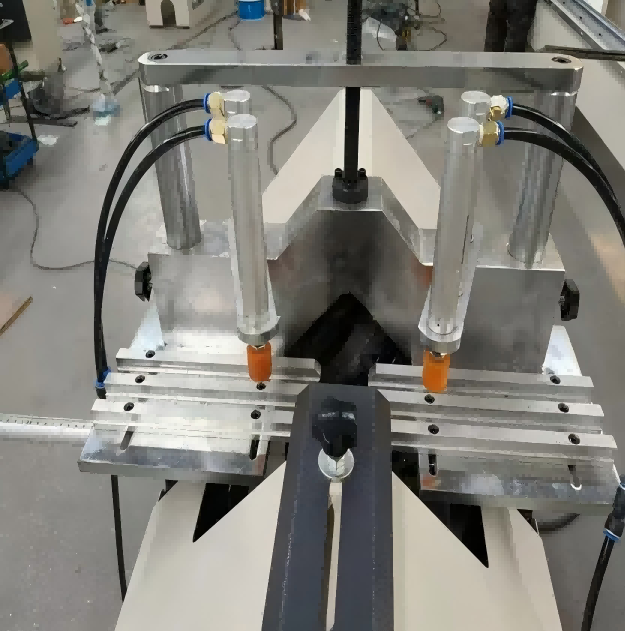 Heavy-Duty High-Precision Double-Head UPVC Window Glazing Bead Miter Cutting Saw Machine para sa PVC Door & Window Making