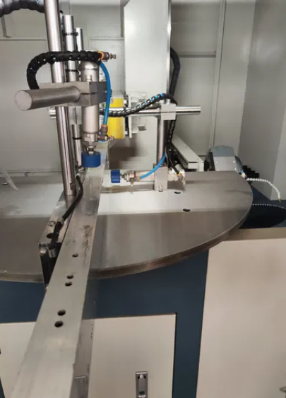 Heavy-Duty Hydraulic Curtain Wall Notching Saw para sa Thick-Walled Aluminum Profile