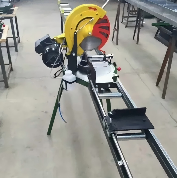 Precision single-head manual aluminum cutting saw